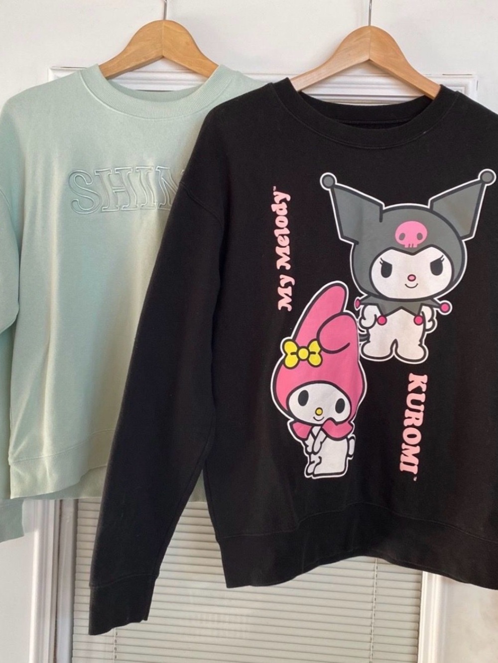 Bundle (2) women’s crewneck sweatshirt bundle.